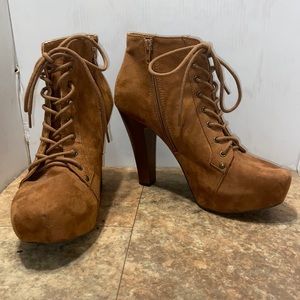 Charlotte Russe heeled booties sz 9